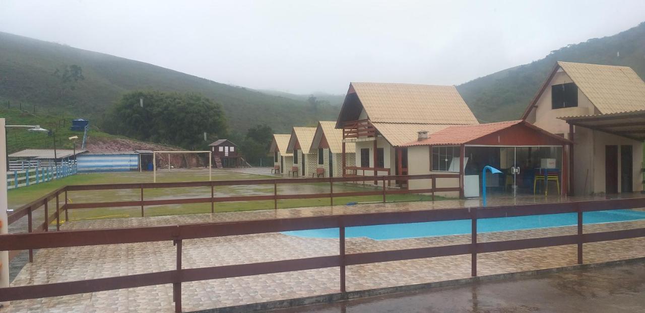 Pousada Recanto Feliz Carvalhos Mg Bagian luar foto