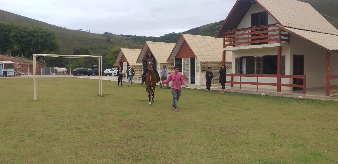 Pousada Recanto Feliz Carvalhos Mg Bagian luar foto